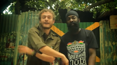 G Ras & Riddim Colony feat. Derajah – Fall And Stand Up [Official Video]